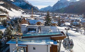 Al Plan Hotel Oldtimer Dolomites